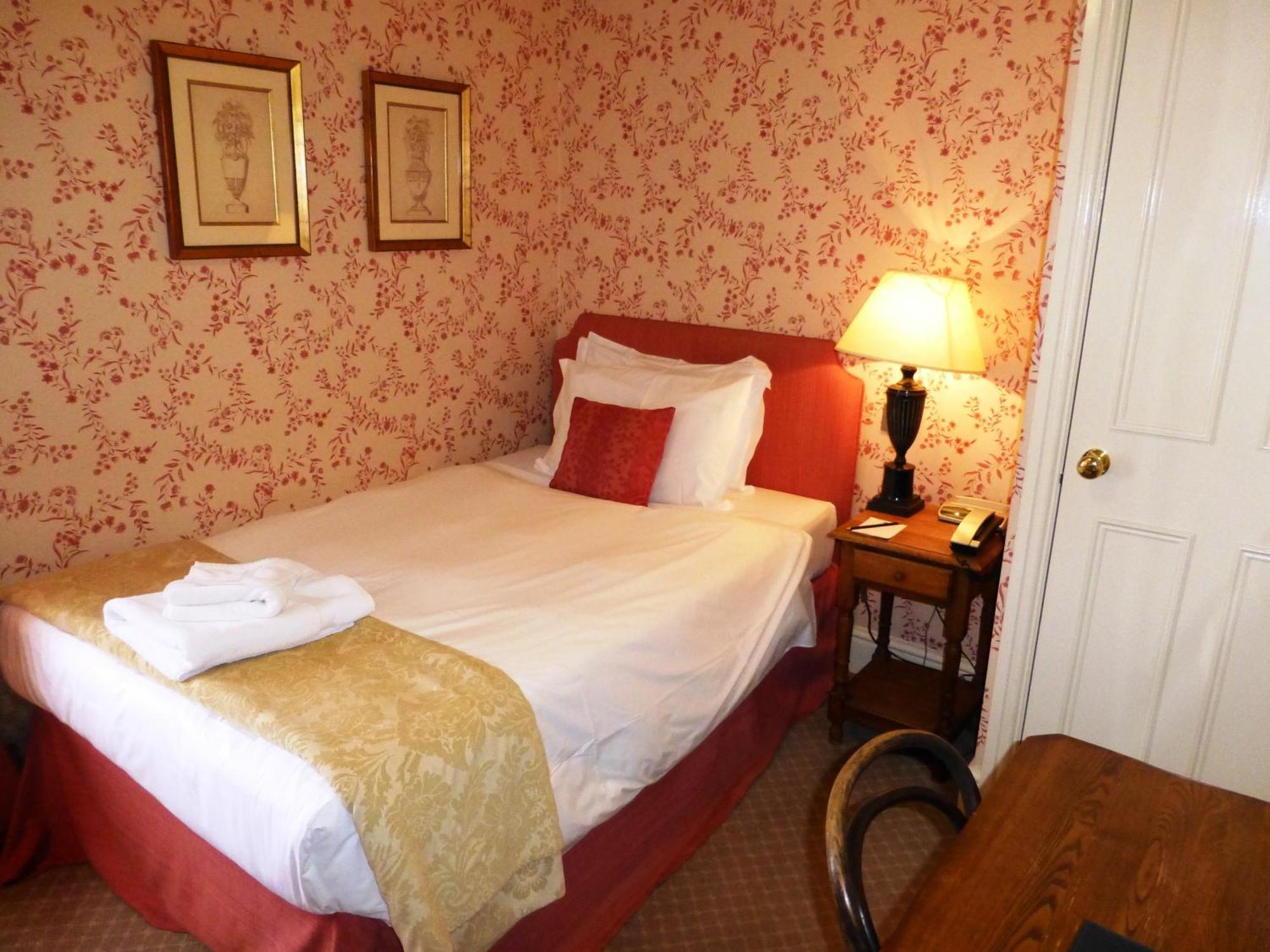 The Bear Hotel Devizes Habitación foto