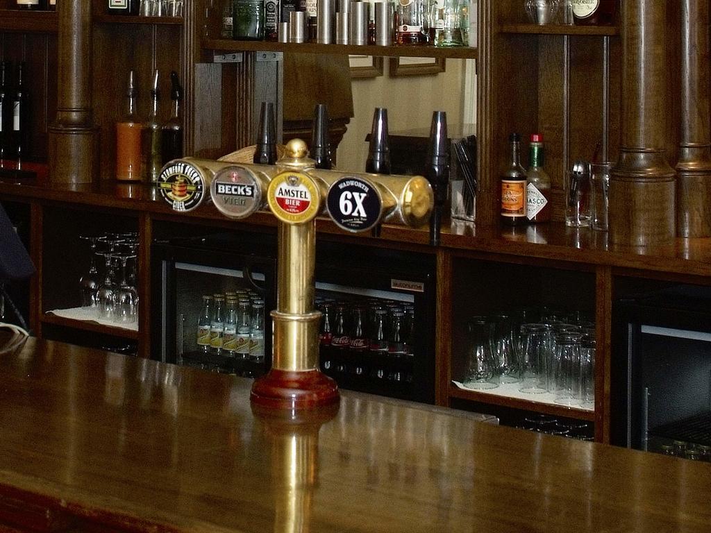 The Bear Hotel Devizes Exterior foto