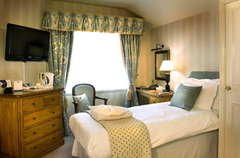 The Bear Hotel Devizes Exterior foto
