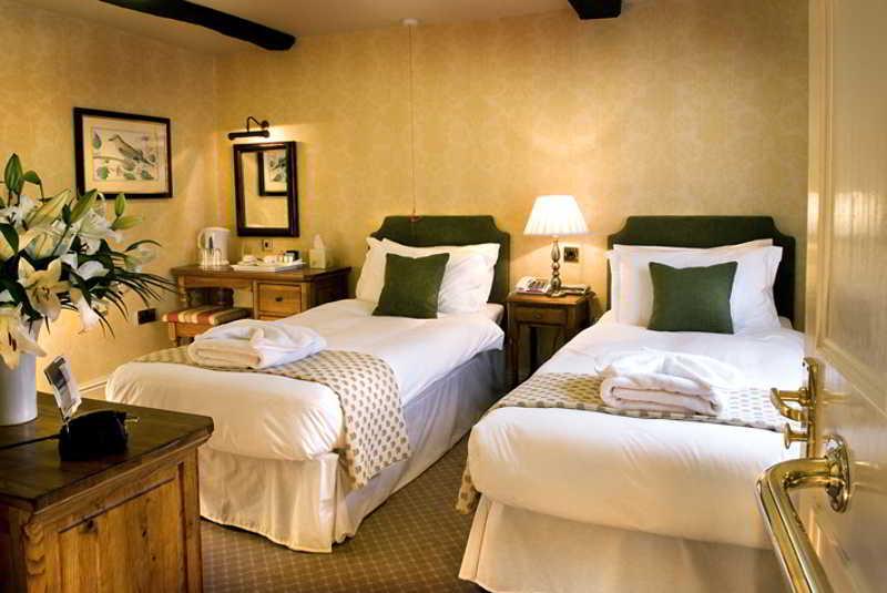 The Bear Hotel Devizes Exterior foto