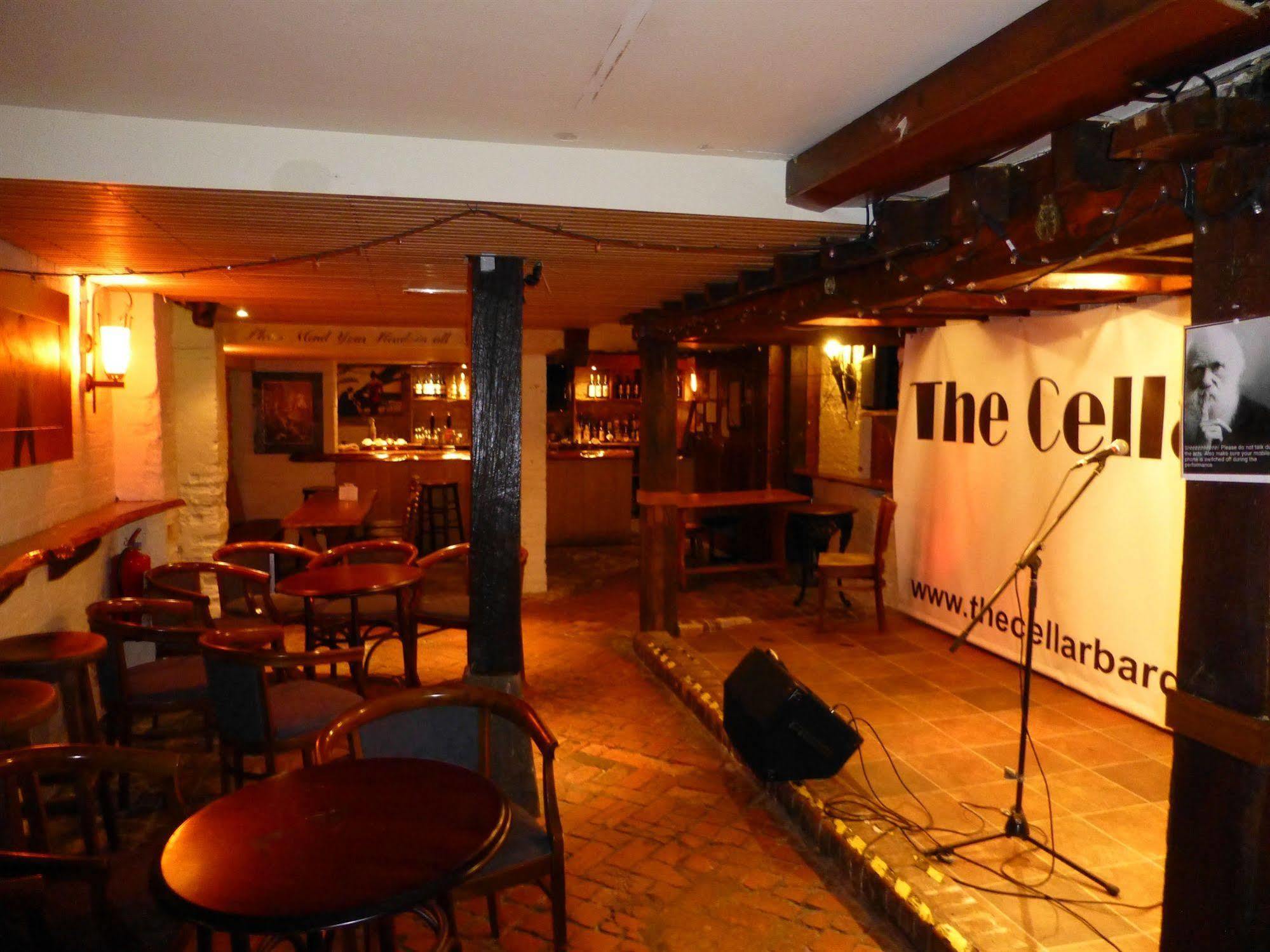 The Bear Hotel Devizes Exterior foto