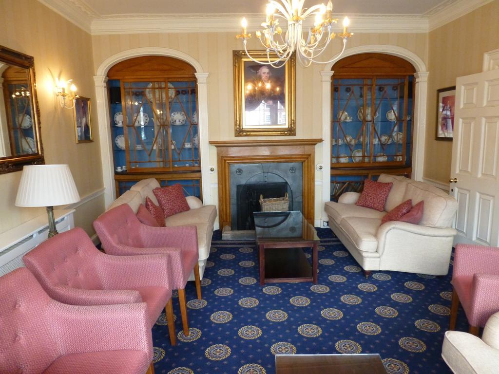 The Bear Hotel Devizes Exterior foto