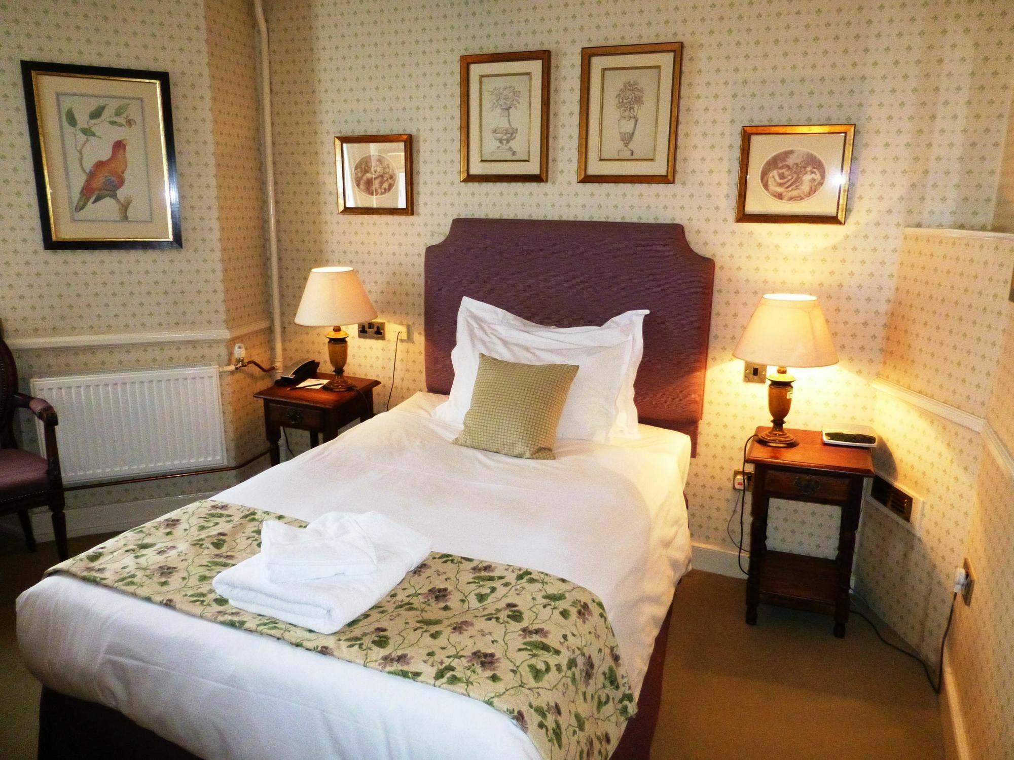 The Bear Hotel Devizes Exterior foto