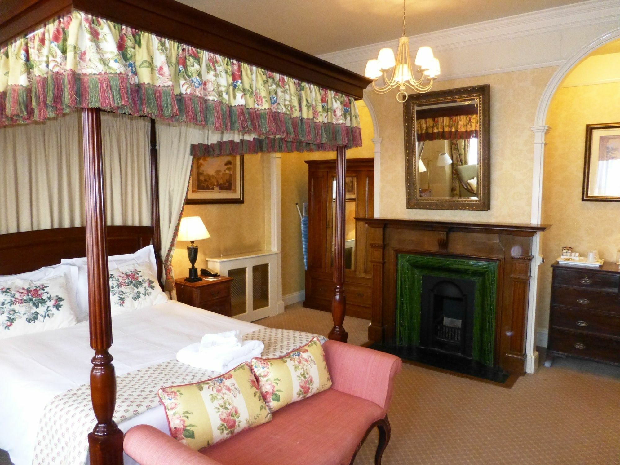 The Bear Hotel Devizes Exterior foto